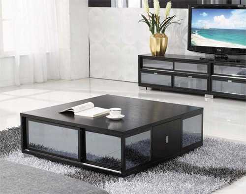 Приставной столик – идеальный предмет мебели для сторонников «диванного» образа жизни